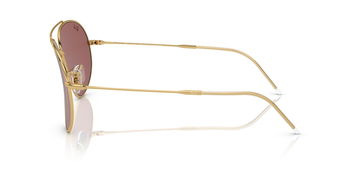Das Bild zeigt die Sonnenbrille RBR0101S 001/69 von der Marke Ray-Ban in Gold.