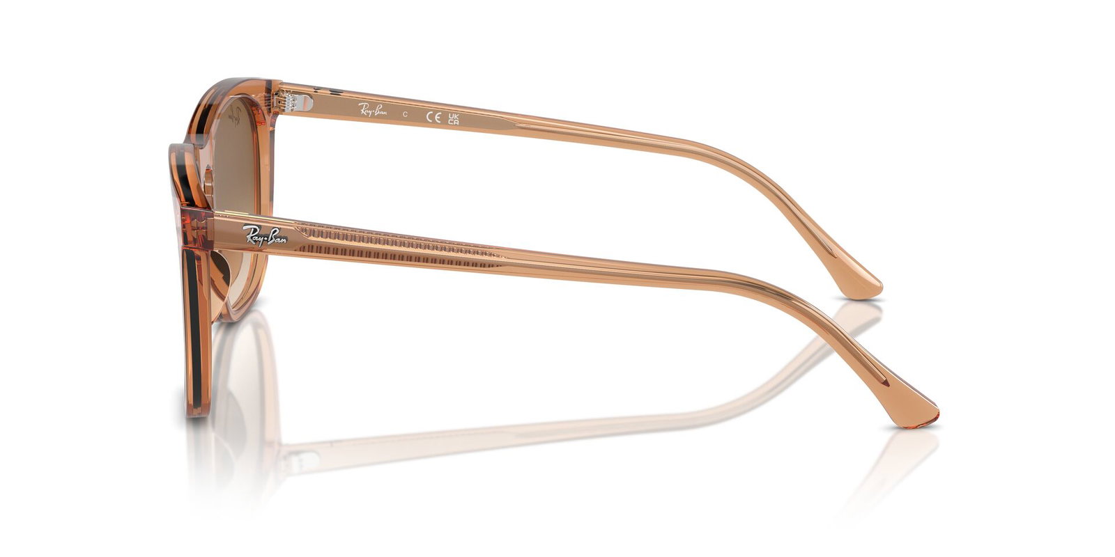 Das Bild zeigt die Sonnenbrille RB2210 676451 von der Marke Ray-Ban in Braun Transparent.