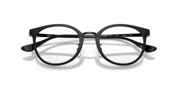 Auf diesem Bild sehen Sie die Korrektionsbrille 0RX766D von Ray Ban in der Farbe Schwarz.