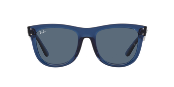 Das Bild zeigt die Sonnenbrille RBR0502S 67083A von der Marke Ray Ban in dunkelblau transparent