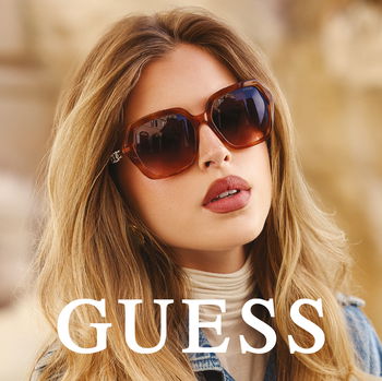 Zu sehen ist eine Frau mit einer Sonnenbrille von Guess.