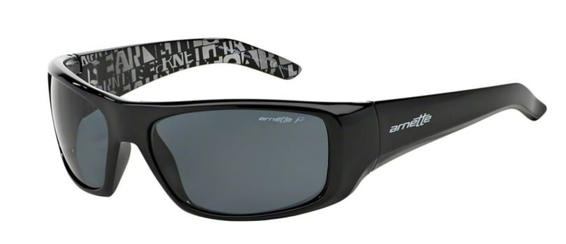 Das Bild zeigt die Sonnenbrille HOT SHOT 214981 von der Marke Arnette in schwarz.