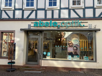 Das Bild zeigt unsere Filiale in Lohr von außen.