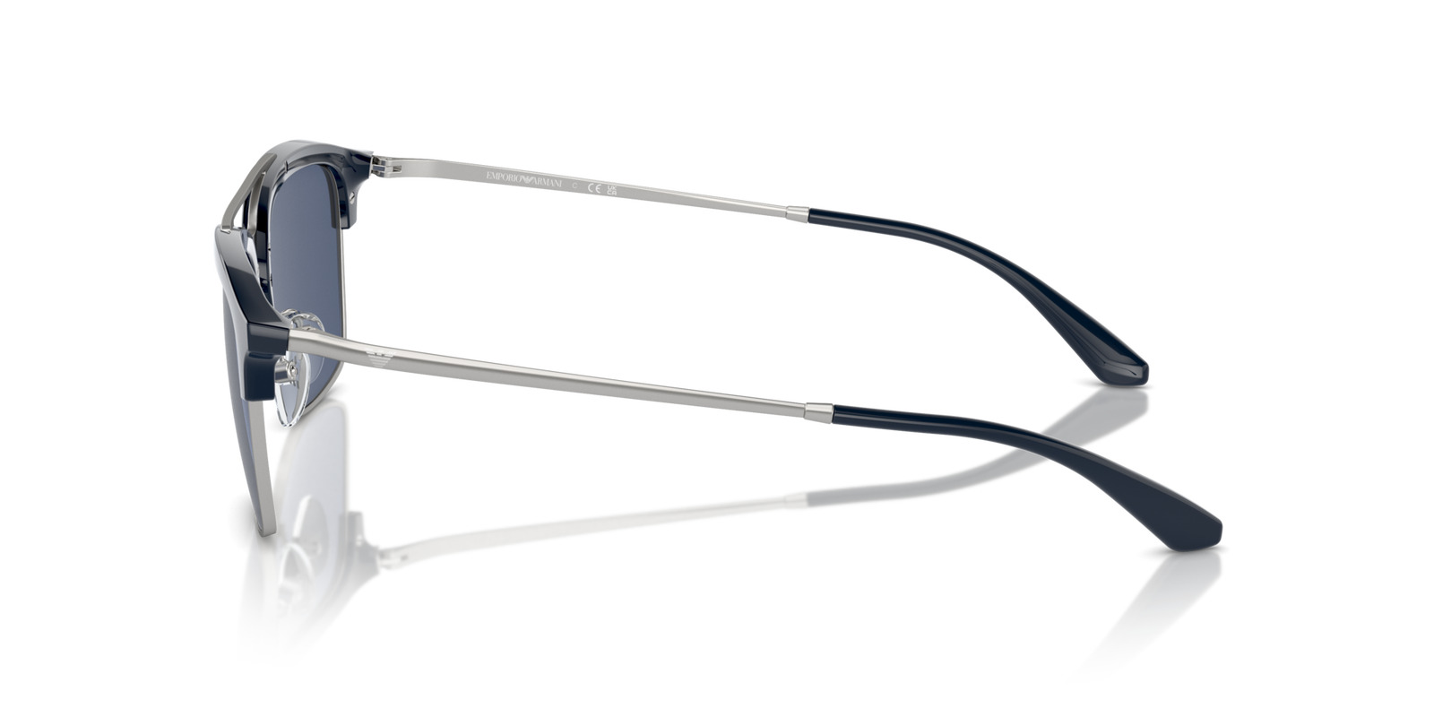 Das Bild zeigt die Sonnenbrille EA4228 304580 von der Marke Emporio Armani in blau/silber.