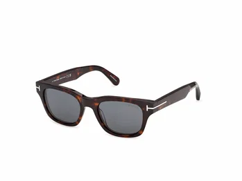 Zu sehen ist die Sonnenbrille FT1357 52A in havanna von der Marke Tom Ford.